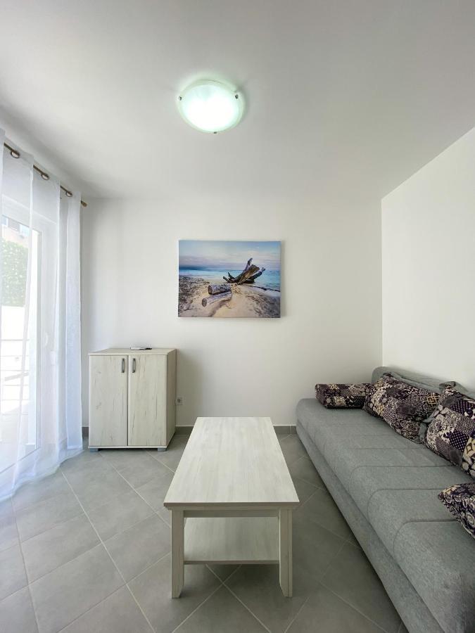 Monika Apartment *